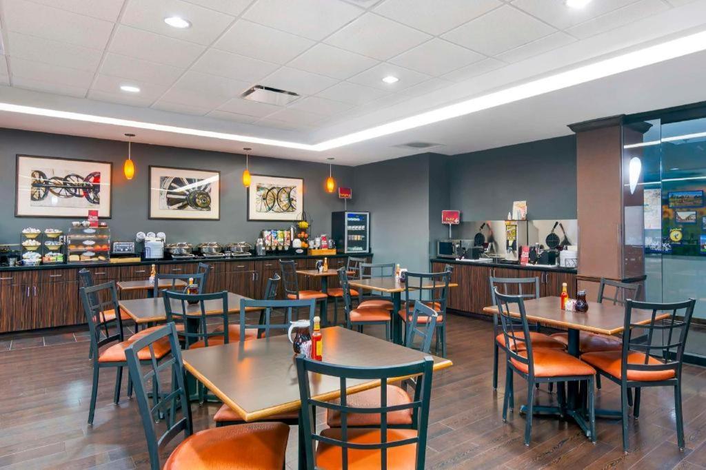 Best Western Plus Olathe Hotel Exterior photo